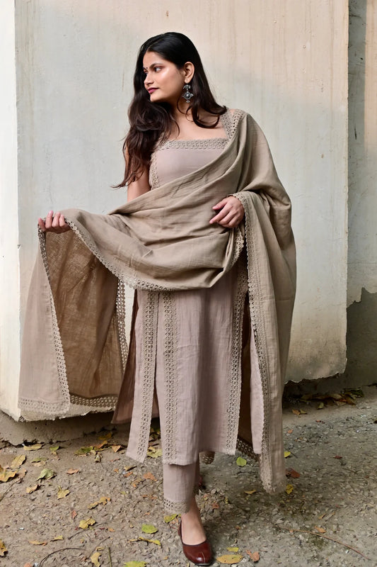 Pari Elegant Beige Lace-Detail Kurta Set