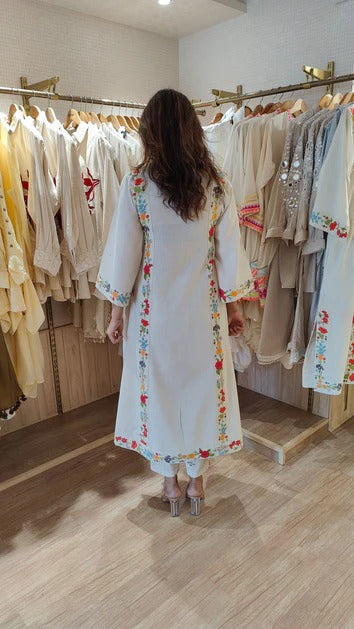 Flosy off-white flower lace kurta set for women