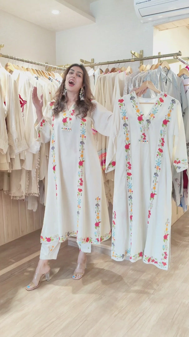 Flosy off-white flower lace kurta set for women