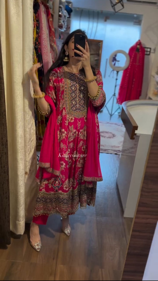 Tuhina chinon pakistani style suit set for women.