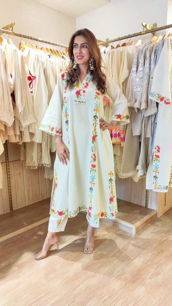 Flosy off-white flower lace kurta set for women